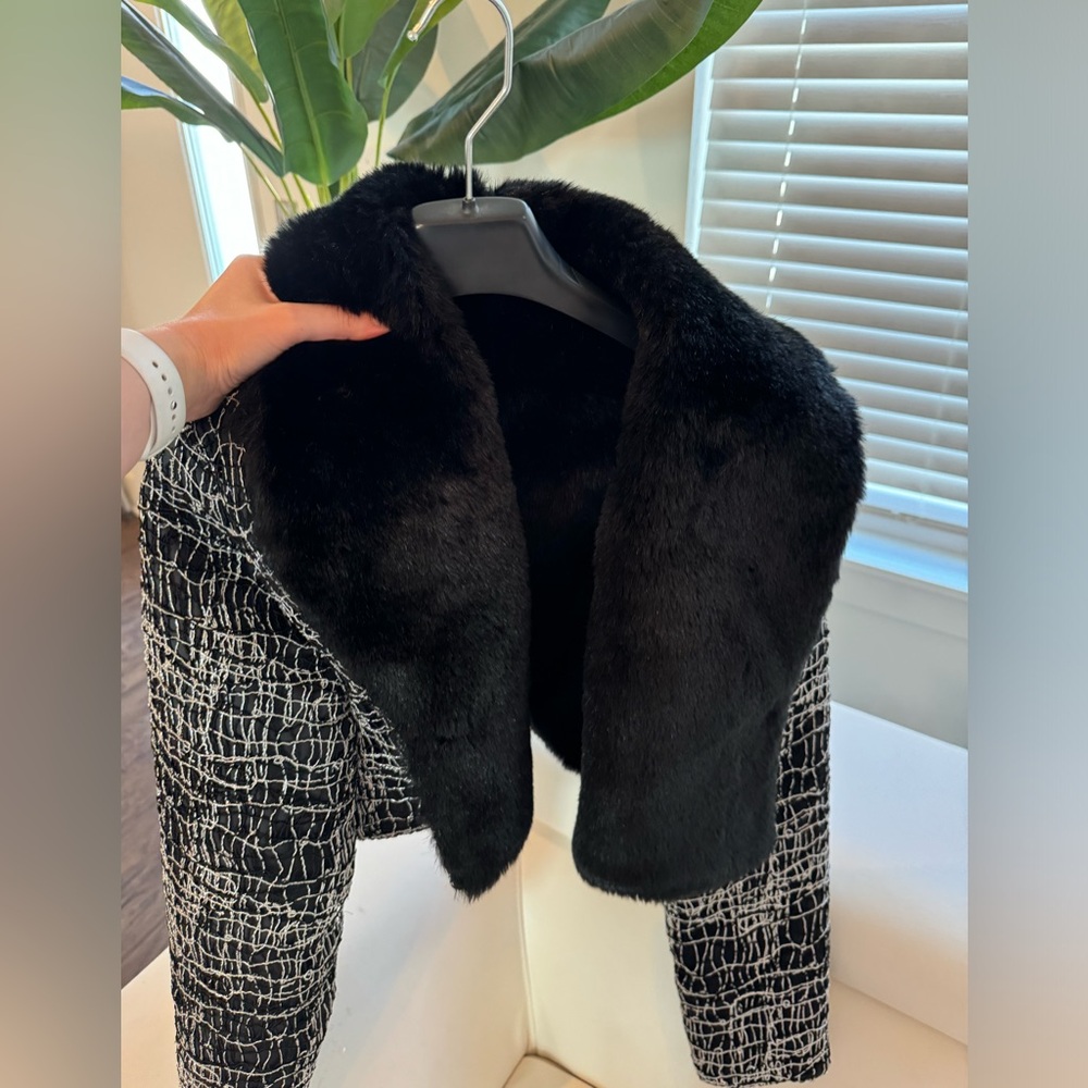 Double face furJacket suited for getting friends amazed with your style 🖤